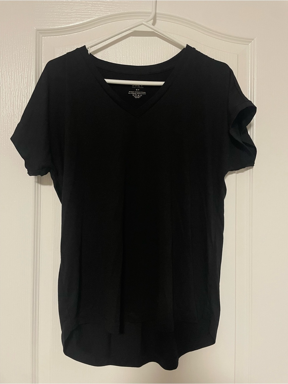 Suzy Shier Black V-Neck Short Sleeve Tee